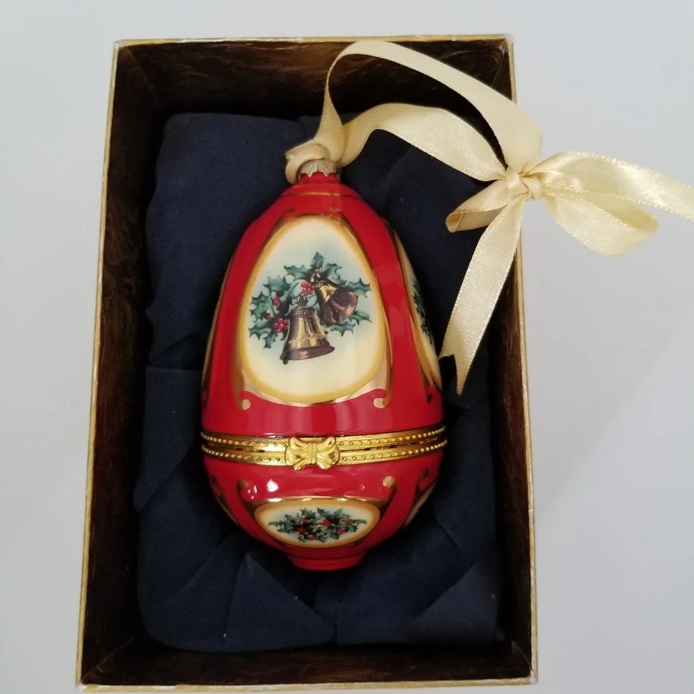 Mr‎ Christmas Valerie Parr Hill Red Musical Wreath Ornament Trinket Bell Holly